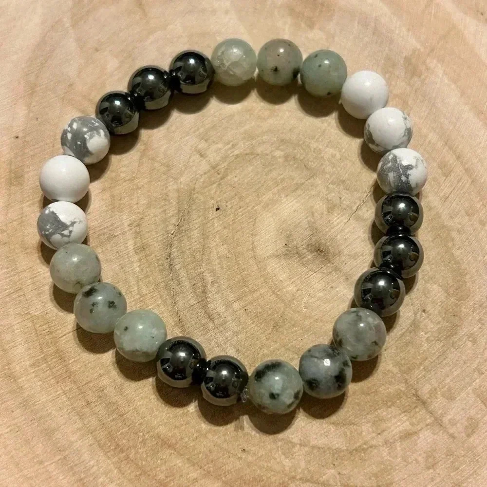 Handmade 🥝 Kiwi jasper + Hematite + Howlite Crystal beaded  bracelet 🥝